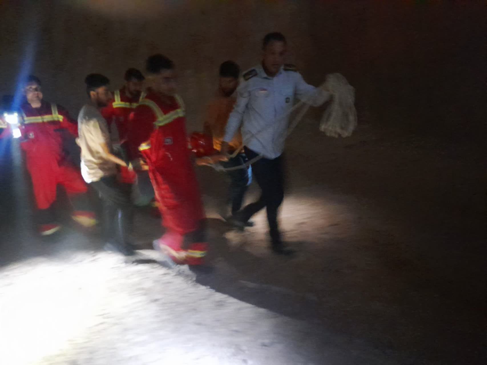 سقوط دو نوجوان در گودبرداری غیر ایمن در محله شیرودی