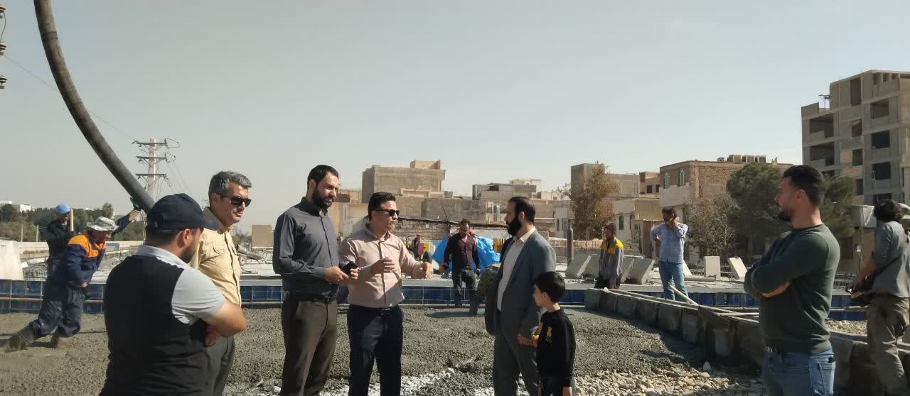 بازدید رئیس و دبیر شورای اسلامی شهر از پروژه پل انتهای خیابان بیست‌متری در مسیر خیابان شهید امان‌اللهی