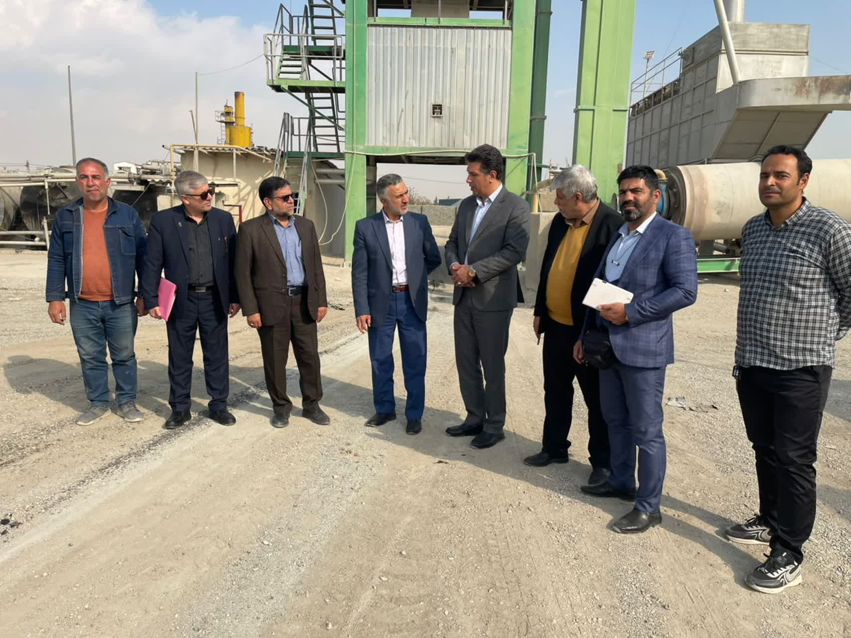 بازدید نماینده مجلس شورای اسلامی از سازمان مدیریت پسماند شهرداری اسلامشهر و کارخانه آسفالت شهرداری اسلامشهر