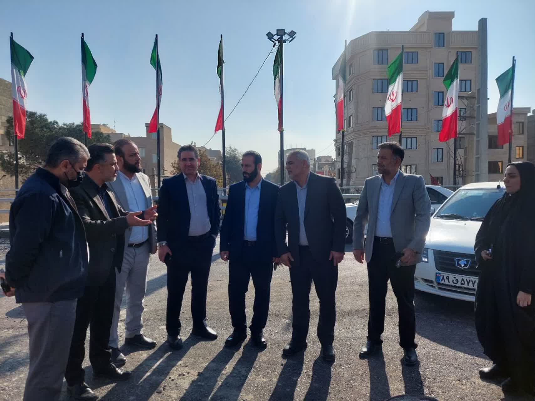 بازدید رئیس و عضو شورای اسلامی شهر از پروژه های فعال شهری