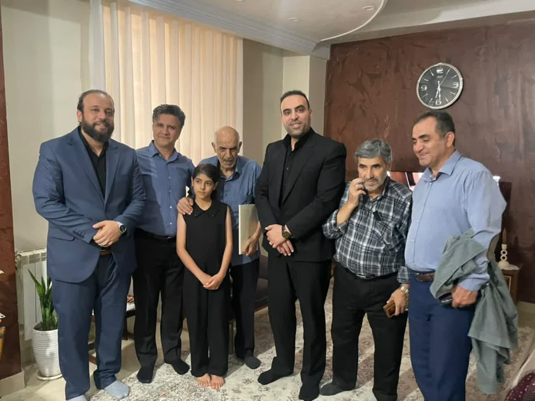 عیادت شهردار اسلامشهر از خبرنگار پیشکسوت، &laquo;خبرنگاران، سرمایه&zwnj;های ارزشمند شهر هستند&raquo;