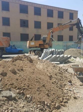 آغاز عملیات عریض کردن ضلع جنوبی خیابان روبروی درب اصلی مصلی در منطقه دو