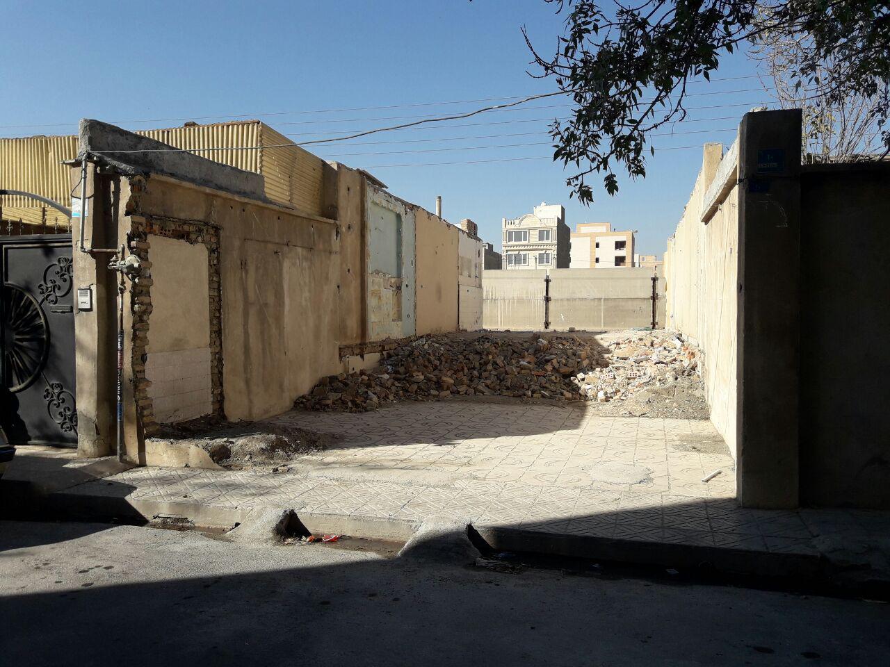 تملک قطعی و تخریب یک واحد مسکونی واقع در طرح تعریض خیابان 24 متری کنار راه آهن