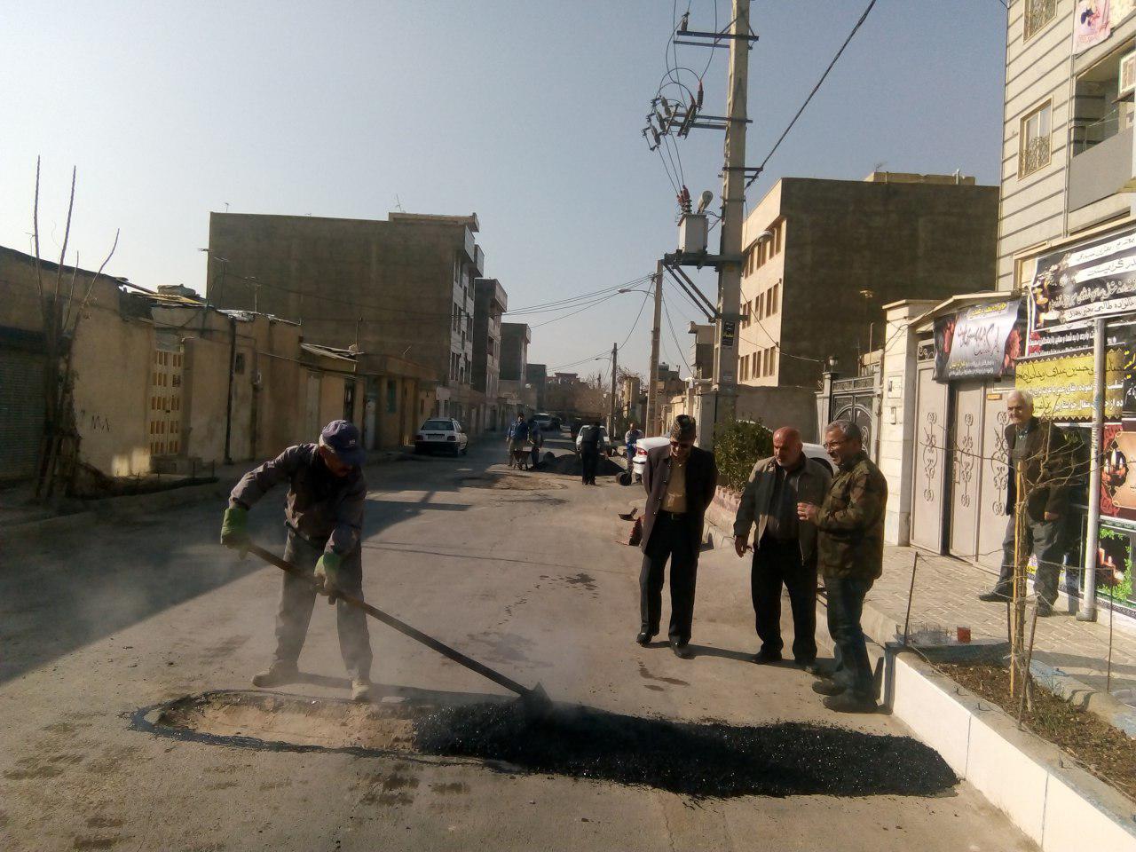 لکه گیری معابر اصلی و فرعی درسطح منطقه یک ادامه دارد