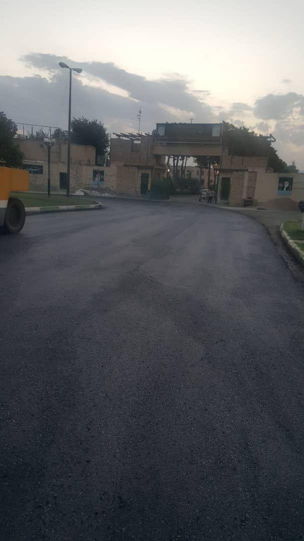 اجرای عملیات روکش مکانیزه آسفالت در بلوار بسیج