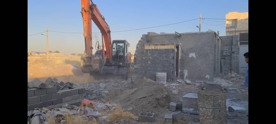 تخریب 21 مورد ساخت و ساز غیرمجاز در حریم منطقه یک شهری