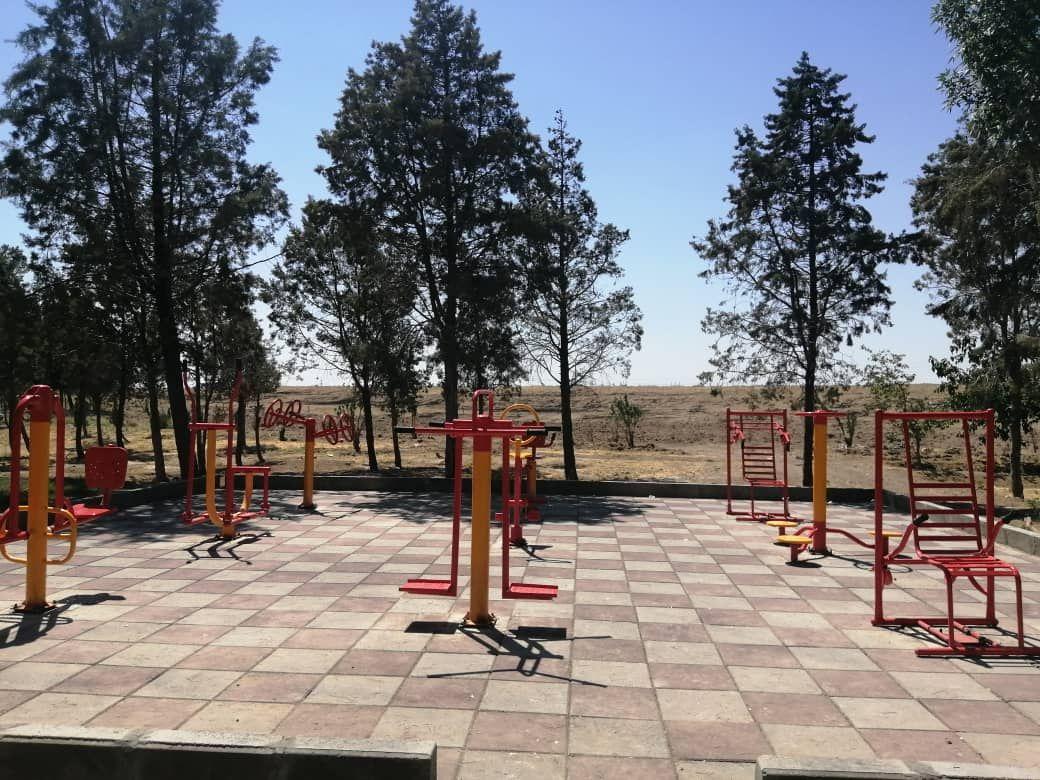 توسعه ورزش همگانی با نصب تجهیزات ورزشی در بوستان ها
