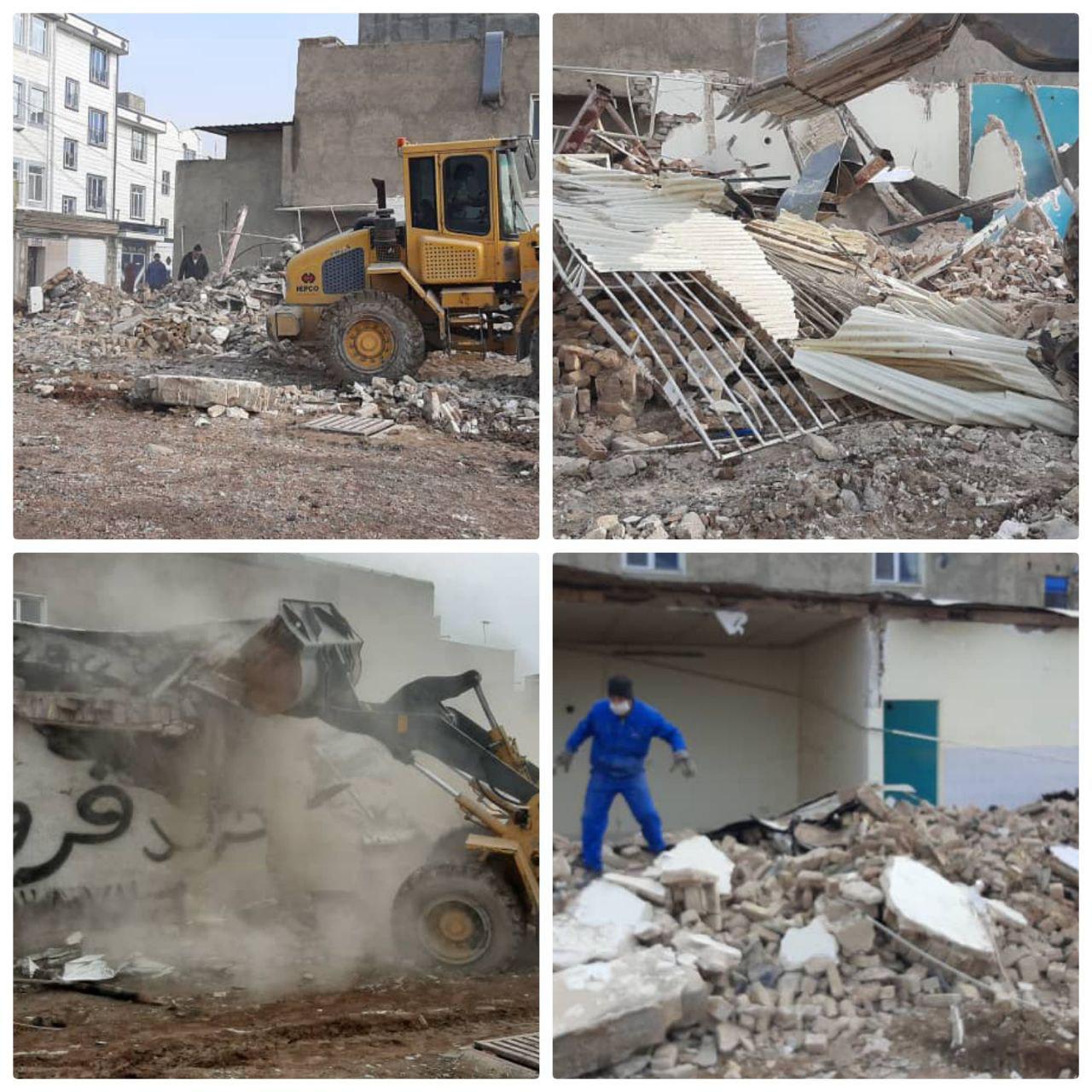 اجرای عملیات تخریب یک ملک مسکونی در طرح تعریض خیابان ادیبان در منطقه دو