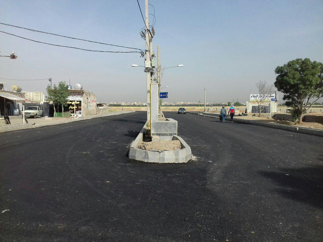 اجرای عملیات روکش آسفالت خیابان جدیدالاحداث آرامستان دارالسلام