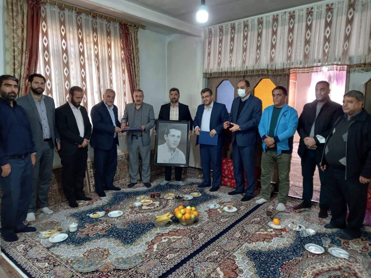 دیدار اعضای شورای اسلامی شهر با خانواده شهید و جانباز سرافراز اسلامشهری