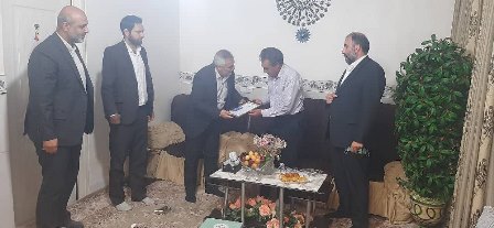 دیدار اعضای شورای اسلامی شهر و مسئولین شهرداری با خانواده شهید اسلامشهری