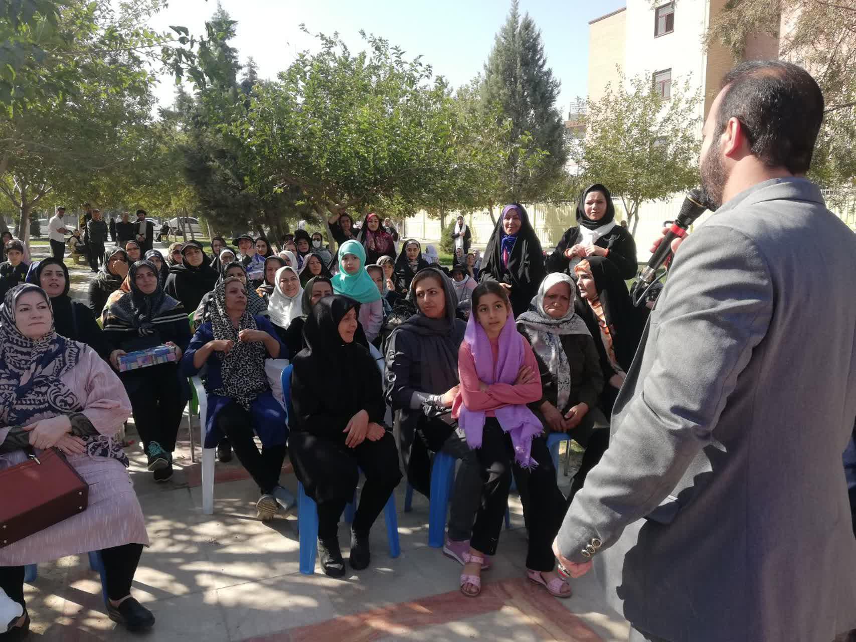 برگزاری جشن میلاد پیامبر اکرم(ص) و رئیس مذهب تشیع در بوستان شهید درخشان