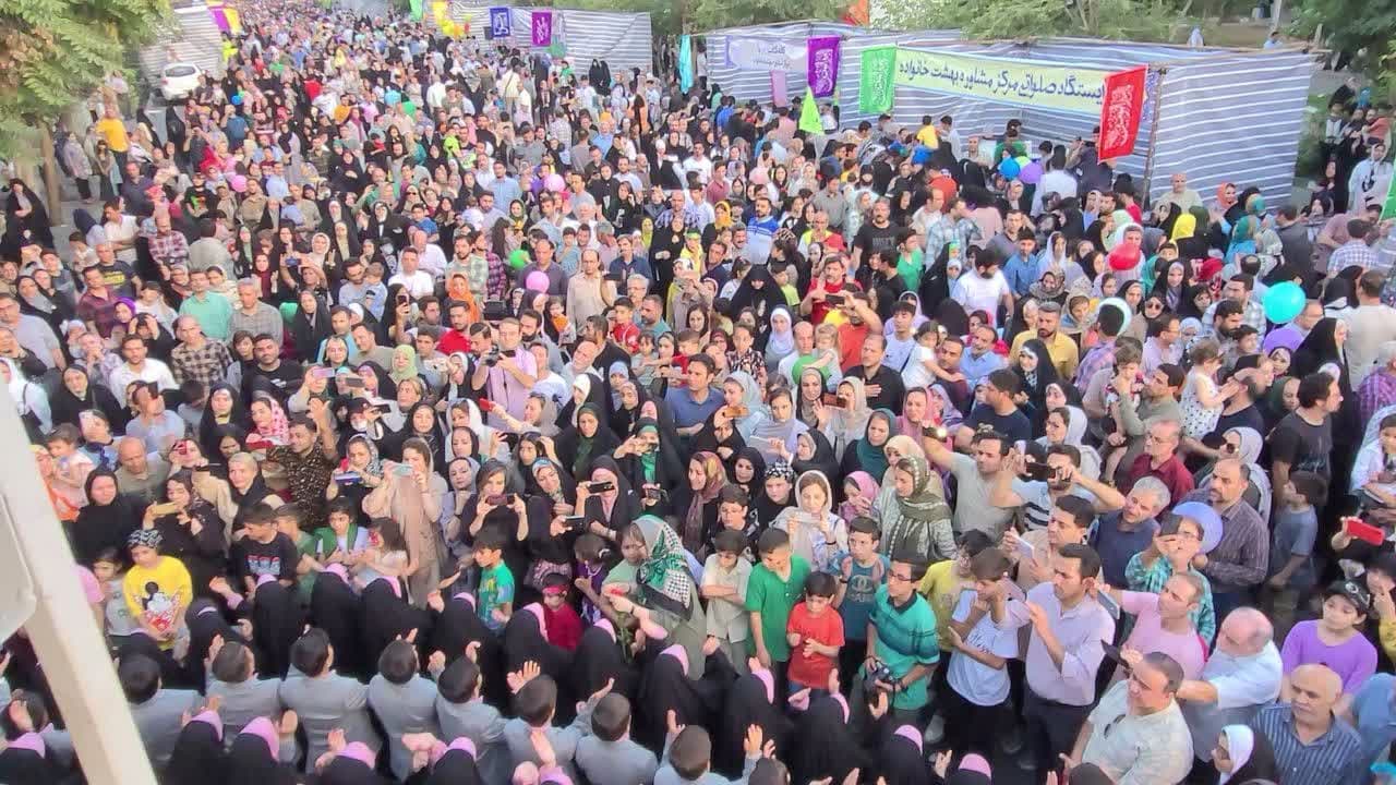 بزرگترین اجتماع تاریخ مردم اسلامشهر / حضور پرشور بیش از 100 هزار شهروند اسلامشهری در جشن بزرگ 2 کیلومتری عید غدیر خم