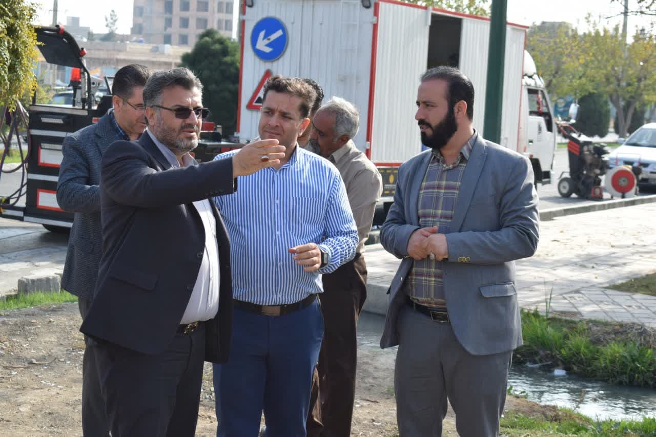 بازدید  اعضای شورای اسلامی شهر از پروژه های سطح منطقه شش