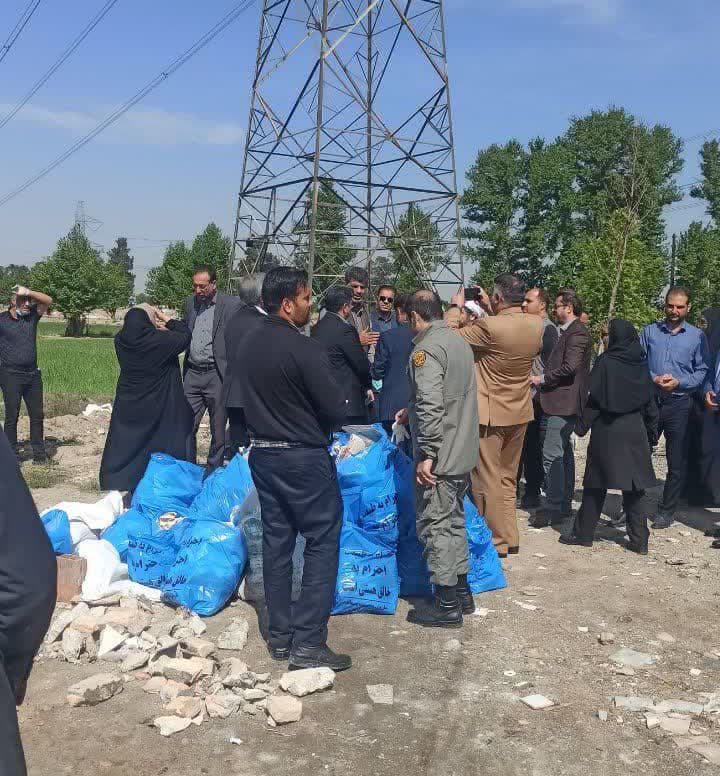 اجرای پویش مردمی جمع آوری زباله و پسماند در محدوده جاده احمدآباد مستوفی