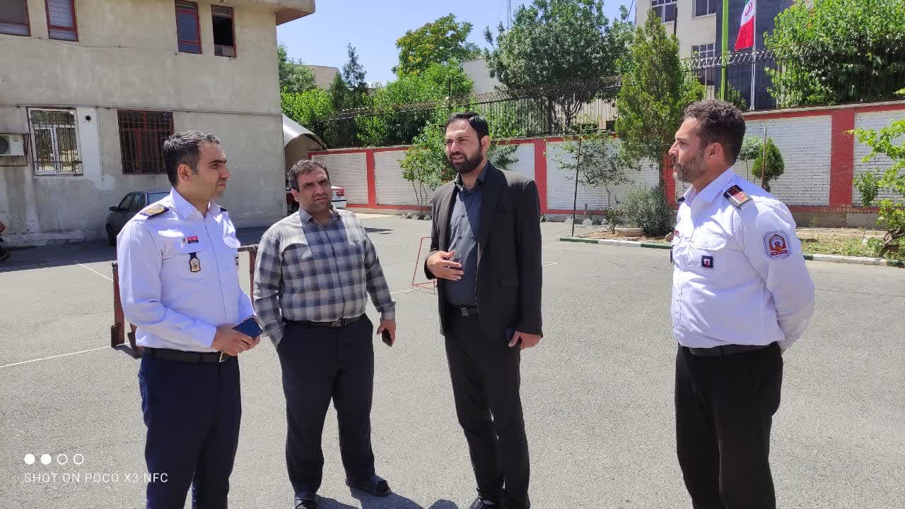 بازدید رئیس شورای اسلامی شهر از سازمان آتش‌نشانی و خدمات ایمنی