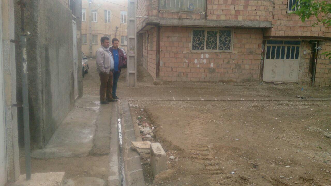 اجرای عملیات زیرسازی و آماده سازی خیابان آسمان سوم محله تختی در منطقه دو