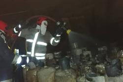 اعزام نیروها و خودروهای آتش نشانی اسلامشهر برای مهار آتش در احمدآباد