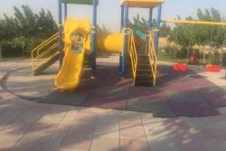 نصب لوازم بازی کودکان در پارک ملک آباد