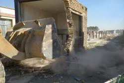 اجرای عملیات تخریب و آزادسازی 5 غرفه از مجموعه بازار سنگ آرامستان دارالسلام اسلامشهر
