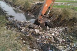 جمع آوری 15 تن زباله از کانال های سطح منطقه شش