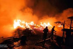 آتش سوزی مهیب در مجتمع پالت سازان اسلامشهر