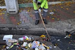 جوی های پر از زباله، معضل بزرگ خدمات شهری