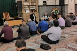 حضور رئیس شورا و مدیر منطقه یک شهرداری اسلامشهر در میان نمازگزاران مسجد حضرت قائم (عج)