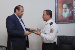اهداء درجه “آتش پاد دوم” به رییس سازمان آتش نشانی اسلامشهر